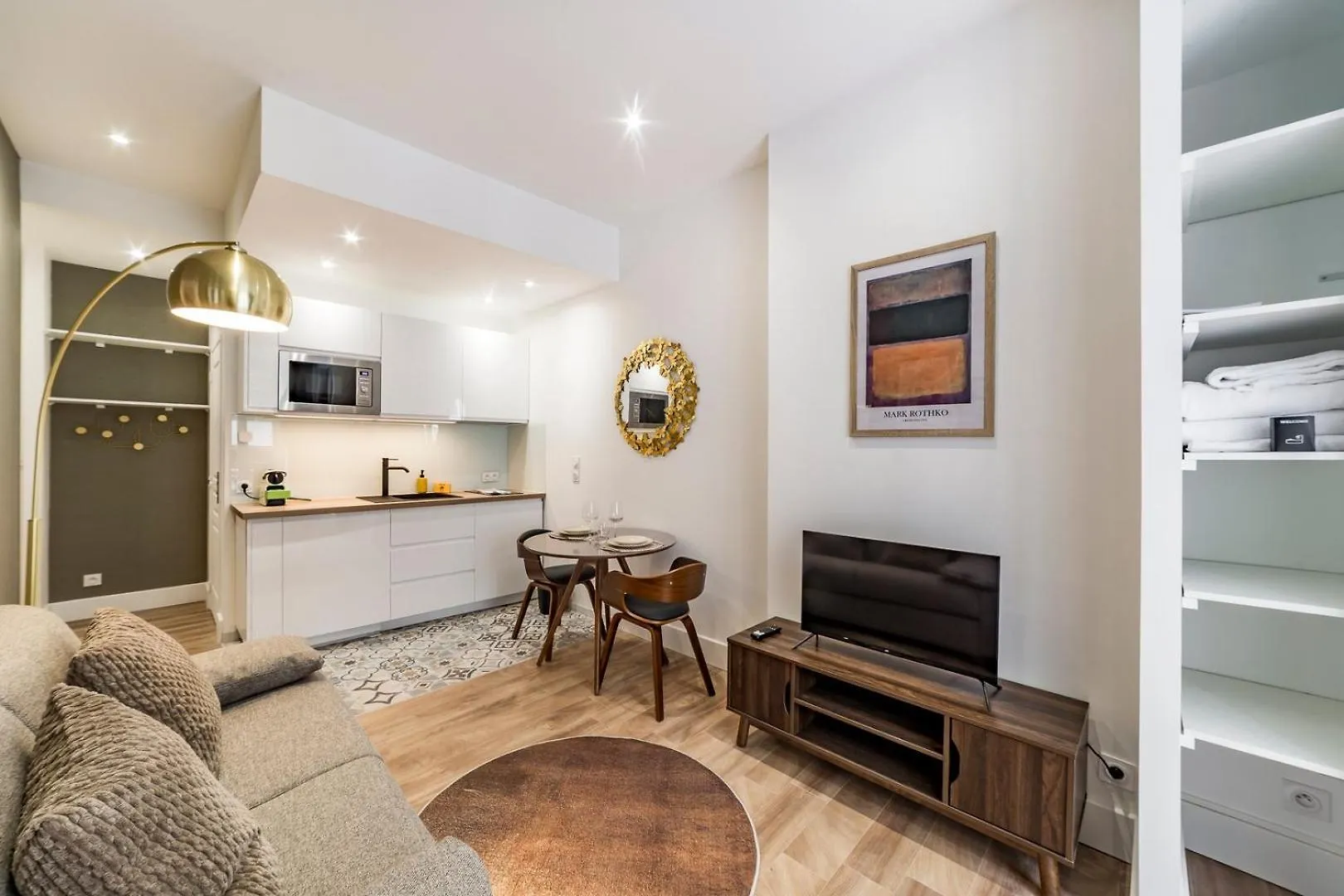 L'Absinthe Ail Apartment Villeurbanne France