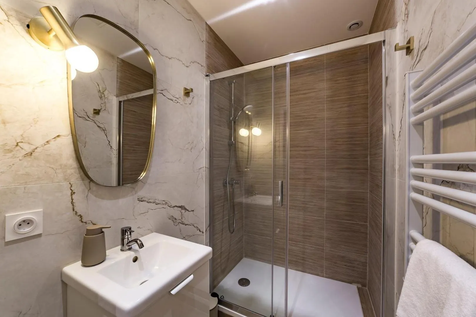 L'Absinthe Ail Apartment Villeurbanne